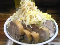 「小豚ラーメン＋生姜　ニンニクカラメ」@ラーメン二郎 新小金井街道店の写真