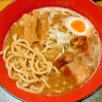 「魚介豚骨ラーメン（ランチ麺大盛、チャーシュサービス）￥８００」@麺匠 竹虎の写真