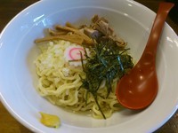 「油そば（並） ￥680」@肉そば しずるの写真