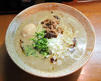 「担々麺（大盛）＋半熟味玉」@しらとらの写真
