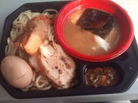 「麺屋 一燈　渡り蟹と豚骨のブレンドつけ麺(豪華盛)」@大つけ麺博2011の写真