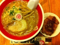 「豚鶏中華そば+絶品チャーカツ」@赤備の写真