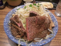「ラーメン、野菜増し、ステーキ」@ラーメン燈郎の写真