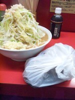 「大ラーメン（ヤサイマシマシ、ニンニク、アブラ）＋お土産チャー」@ラーメン二郎 大宮店の写真