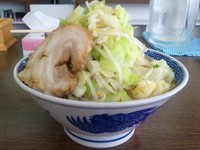 「正油(250ｇ)＋麺(50ｇ)＋野菜＋ﾆﾝﾆｸ ￥700＋0」@らーめん 旭郎山の写真
