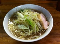 「ラーメン（麺少なめ）にんにく少なめ」@らーめん松信の写真