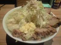 「小豚(塩)ニンニクヤサイアブラ」@モトミヤの写真