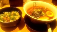 「醤油ラーメン」@支那そばや グランデュオ立川店の写真