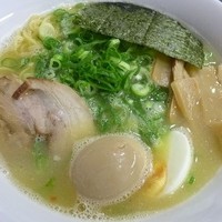 「そら塩らーめん（味玉トッピング）」@らーめん そら 炭火焼の写真