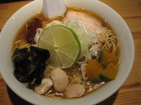 「インディアンラーメン（醤油）　期間限定　650円」@麺や のかぜの写真