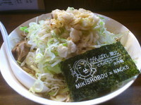 「チャリティーラーメン（限定） 大 800円」@ラーメンアキラの写真