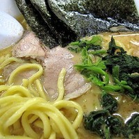 「魚介豚骨醤油ラーメン　650円」@横浜らーめん夢家の写真