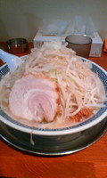 「角ふじ麺大盛300g700円（ニンニク）」@前勝軒の写真