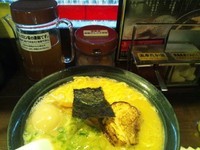 「げんこつ麺(豚コク醤油_背油少々)￥680  ＆チャーシュー」@麺創房 無敵家の写真