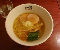 「塩」@黄金の塩らぁ麺 due Italian 市ヶ谷店の写真