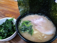 「ミニラーメン500円＋ほうれん草50円＝550円」@六角家 羽田店の写真