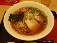 「醤油らーめん」@大阪の味 らーめん喜らく 江坂店の写真