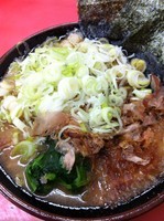 「和風新杉田ラーメン（730円）＋葱（100円）」@ラーメン杉田家の写真