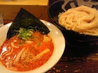 「辛とん(中辛) 大盛」@越後つけ麺 維新 武蔵小杉店の写真