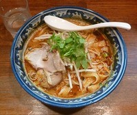 「トムヤムラーメン～チャーシューのせ」@ティーヌン 市ヶ谷店の写真