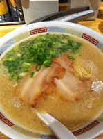 「SHIROMARU BASE 【700円】替え玉【100円】」@一風堂 大森店の写真