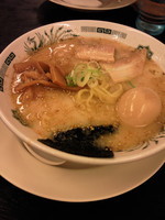 「味玉とんこつらーめん（510円）」@日高屋 松戸東口店の写真