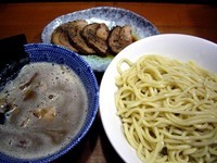 「つけ麺（大盛り）＋焼豚、700円（無料）＋200円」@きんの写真