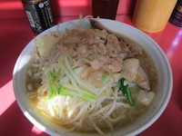 「大ラーメン７５０円(ニンニクマシマシ、アブラ)」@ラーメン二郎 大宮店の写真