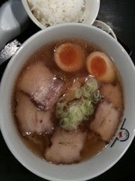 「喜多方ラーメン＋味玉＋半ライスサービス（￥580＋￥120）」@喜多方ラーメン 坂内 大森東口店の写真