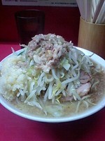 「小ラーメン　全マシニンニクマシマシ（６５０円）」@ラーメン二郎 大宮店の写真