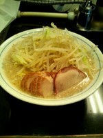 「塩らーめん トッピング普通 650円」@らーめん大 五反田店の写真