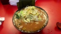 「ラーメン中盛り760円+野菜70円」@杉田家 千葉祐光店の写真