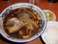 「中華そば（７００円）メンマ（１００円）ライス（１００円）」@富山ブラックラーメン だらんま 神田本店の写真