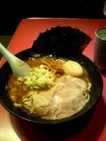 「とんこつおさかなラーメン太麺+のり 730円」@ラーメン ヨシベー 錦糸町店の写真