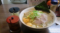 「みそラーメン　炒め野菜＋生卵２個　計900円」@らーめん茂一の写真