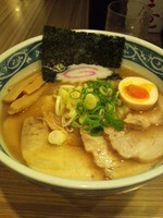 「豚骨魚介中華そば肉のせ（９００円）」@本格中華そば 檜庵 赤羽店の写真