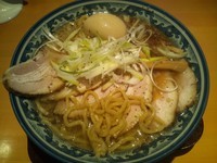 「肉多めの煮干そば（950円）+味玉（100円）」@麺屋 八海山の写真