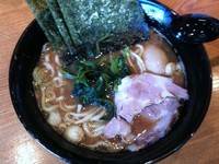 「ラーメン＋味玉（￥500＋￥100）」@横浜家系 九ツ家 いずみ中央店の写真