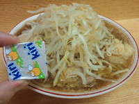 「チャーシューメン(クリームチーズ)野菜・ニンニク」@ラーメン二郎 環七新代田店の写真
