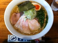 「鰮鶏らぁーめん しお(低温)+肉1枚(炭火)」@喜元門 つくば研究学園店の写真