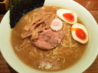 「煮干ラーメン＋味玉（大盛り）」@煮干しらーめん 玉五郎 天満本店の写真