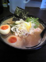 「らーめん（大盛り）＋クーポンで味玉」@麺DINING38の写真