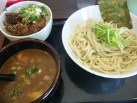 「昼限定(つけ麺中盛+チャーシュー飯)」@麺屋六弦 関宿店の写真