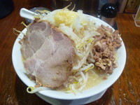 「みちる麺（ニンニク＋サービス崩し豚）　６８０円」@ガツ盛リラーメン みちる屋 松戸店の写真