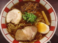 「飛騨高山中華そば 大盛り + 豚なんこつ2個」@飛騨高山中華そば やまとの写真