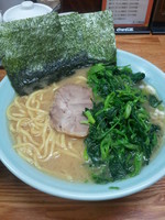 「ラーメン（650円）＋ほうれん草（100円）」@横浜ラーメン はま家の写真