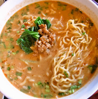 「坦々麺＋半チャーハンセット　￥１０５０」@精華楼の写真