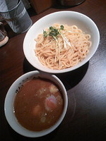 「つけ麺（並）７５０円+味玉(ｵｰﾌﾟﾝｻｰﾋﾞｽ)」@つけめん 駒鉄の写真