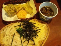 「もり630円＋野菜天ぷら580円」@はちみつうどん 山一屋の写真