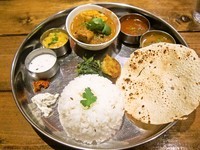 「陽菜ミールス（ノンベジ）（１０００円）＋ミニデザート（３００」@南インド料理 葉菜の写真